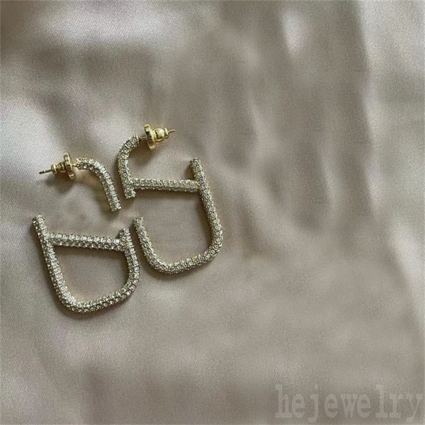 wedding plated gold earrings for woman shinning diamonds engagement double letter v luxury studs jewelry designer earring couple unique zb03, Golden;silver
wedding plated gold earrings for woman shinning diamonds engagement double letter v luxury studs jewelry designer earring couple unique zb03, Golden;silver