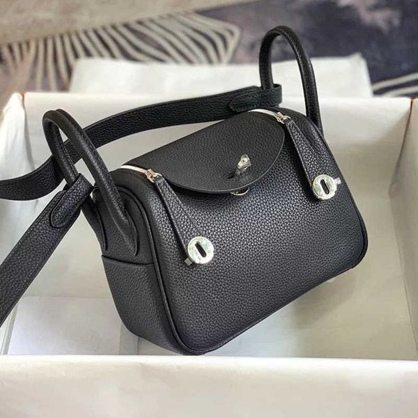 classic luxury bags original designer doctor medicine box bag litchi grain mini lindys head layer cow leather portable diagonal tu5t
classic luxury bags original designer doctor medicine box bag litchi grain mini lindys head layer cow leather portable diagonal tu5t