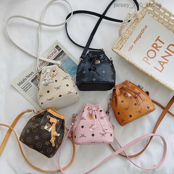 5colors baby girls pu leather single shoulder handbags children letters print designer drawstring bucket bag fashion cute kids cross body, Black
5colors baby girls pu leather single shoulder handbags children letters print designer drawstring bucket bag fashion cute kids cross body, Black