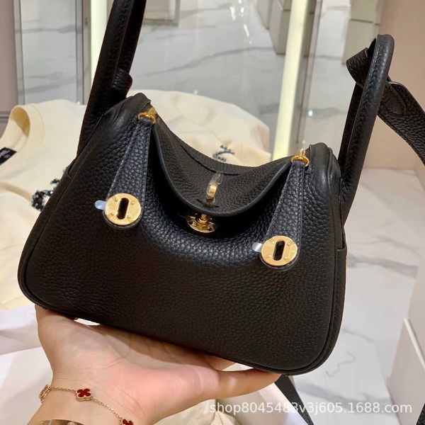 designer original luxury bag bags 2023 new head layer cowhide lindys bag mini doctor leather shoulder pillow female ib5z
designer original luxury bag bags 2023 new head layer cowhide lindys bag mini doctor leather shoulder pillow female ib5z