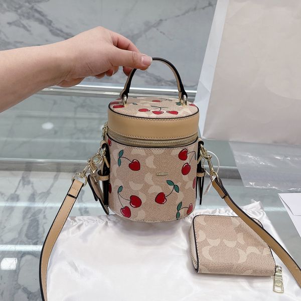 crossbody bag designer bags luxurys handbags women mini bucket with purse fashion trend cherry pattern makeup shoulder bags purse handbag 23
crossbody bag designer bags luxurys handbags women mini bucket with purse fashion trend cherry pattern makeup shoulder bags purse handbag 23