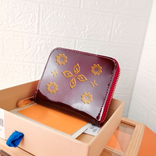 2023 designer wallet leather short wallet fashion shinny leather card holder coin purse women wallet lvs wallet zipper, Red;black
2023 designer wallet leather short wallet fashion shinny leather card holder coin purse women wallet lvs wallet zipper, Red;black