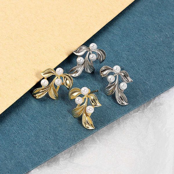 earings s925 sterling silver gold leaf pearl earrings women's simple personality trend fashion exquisite small, Golden
earings s925 sterling silver gold leaf pearl earrings women's simple personality trend fashion exquisite small, Golden