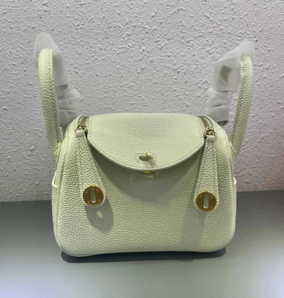 2023 original designer brand bags new h layer cow leather togo 19cm mini lindys bag messenger medicine women's 18ec
2023 original designer brand bags new h layer cow leather togo 19cm mini lindys bag messenger medicine women's 18ec