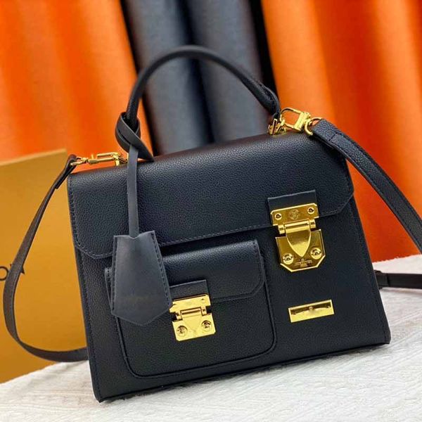 luxury designer tote bag 2023 new model women's shoulder crossbody bag vintage leather handbag purse 2 metal lock fashion women wallet
luxury designer tote bag 2023 new model women's shoulder crossbody bag vintage leather handbag purse 2 metal lock fashion women wallet
