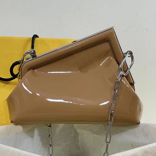 women first crossbdoy bag women handbags purse patent leather fashion letters silver hardware plain clip shoulder bags 26cm
women first crossbdoy bag women handbags purse patent leather fashion letters silver hardware plain clip shoulder bags 26cm