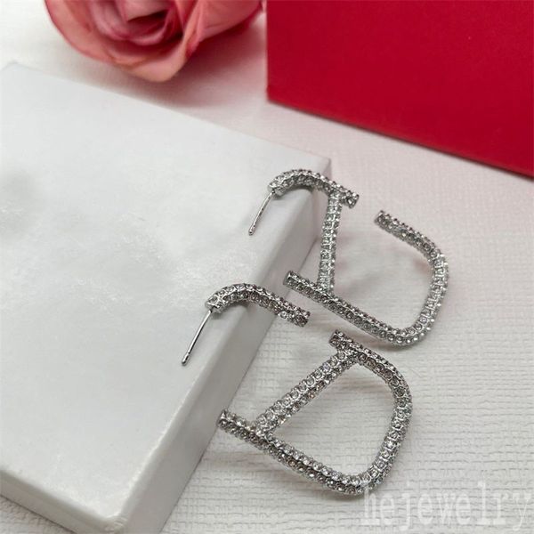 alloy zircon gold plated diamonds designer earrings iced out hip hop metal round crystal lovers studs for teen girls luxury earring hyperbol, Golden;silver
alloy zircon gold plated diamonds designer earrings iced out hip hop metal round crystal lovers studs for teen girls luxury earring hyperbol, Golden;silver
