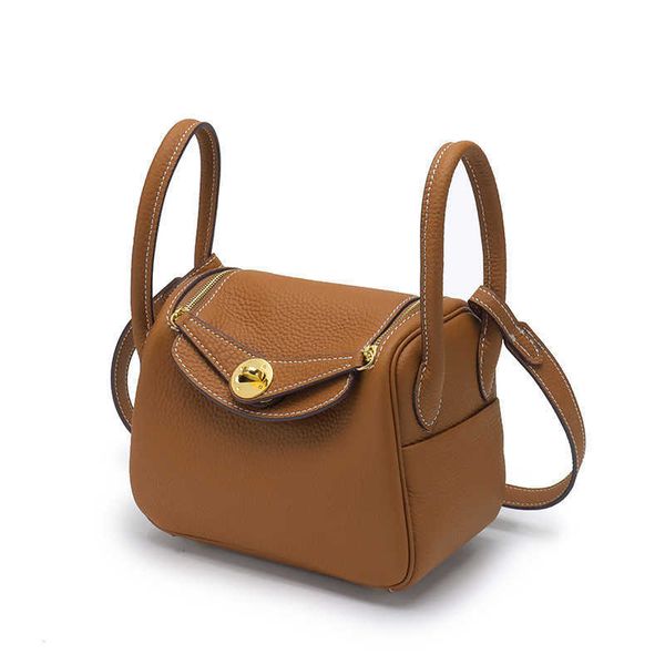 new brand designer bags original layer cow leather lychee pattern lindys bag doctor shoulder hand pillow gold buckle 21 msxt
new brand designer bags original layer cow leather lychee pattern lindys bag doctor shoulder hand pillow gold buckle 21 msxt