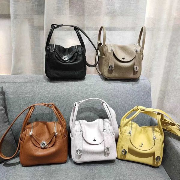 designer original luxury 2023 bags new versatile mother bao lindi bag cowhide doctor leather women's one shoulder pillow medicine vqn0
designer original luxury 2023 bags new versatile mother bao lindi bag cowhide doctor leather women's one shoulder pillow medicine vqn0
