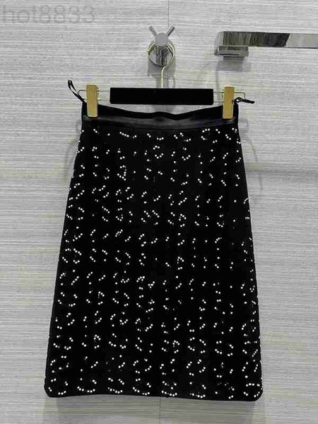 skirts designer 2023 new spring summer beading milan fashion a women's brand same style dress n8hy, Black
skirts designer 2023 new spring summer beading milan fashion a women's brand same style dress n8hy, Black