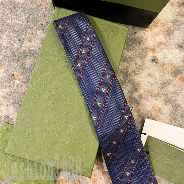 solid color mens tie designer tie with bee pattern fashionable skirt blouse silk comfortable business formal occasions necktie luxury pj045, Blue;purple
solid color mens tie designer tie with bee pattern fashionable skirt blouse silk comfortable business formal occasions necktie luxury pj045, Blue;purple