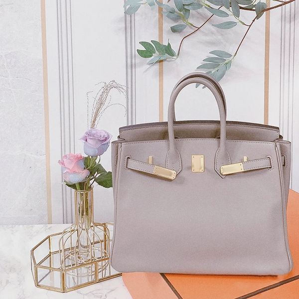 classic travel bag handle genuine leather mans with scarf luxurys designer tote luggage crossbody pochette handbag shoulder clutch fashion w
classic travel bag handle genuine leather mans with scarf luxurys designer tote luggage crossbody pochette handbag shoulder clutch fashion w