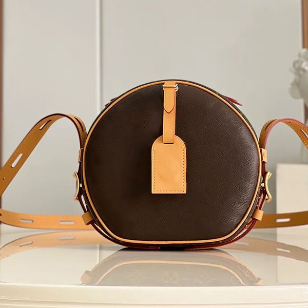 premium circular single shoulder bag classic vintage presbyopia leather vuttons messenger bags premium fashion versatile mini designer bag
premium circular single shoulder bag classic vintage presbyopia leather vuttons messenger bags premium fashion versatile mini designer bag