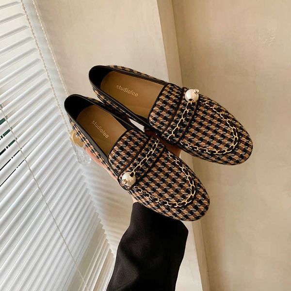 dress shoes pearl and chains decoration loafers shoes for women 2022 spring summer fashion designed round toes flat heel retro elegant shoes, Black
dress shoes pearl and chains decoration loafers shoes for women 2022 spring summer fashion designed round toes flat heel retro elegant shoes, Black