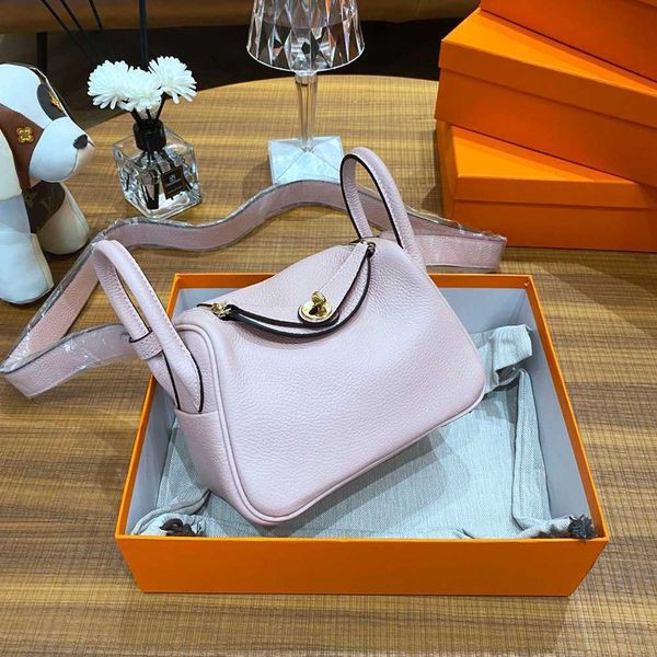 the luxury bags original designer first layer of cow leather doctor's bag lychee pattern lindys one shoulder hand cross-body women'
the luxury bags original designer first layer of cow leather doctor's bag lychee pattern lindys one shoulder hand cross-body women'