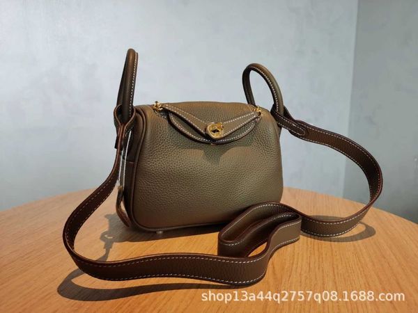 2023 luxury bags original designer new versatile mother bag lindys cow leather doctor woman shoulder portable pillow medicine ytz0
2023 luxury bags original designer new versatile mother bag lindys cow leather doctor woman shoulder portable pillow medicine ytz0