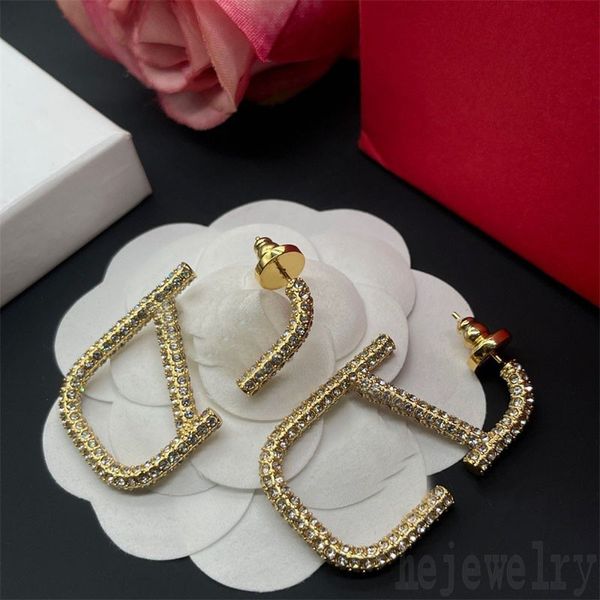 punk fashion double letter v shape stud earrings exquisite alloy glossy gemstone decorate ohrringe luxurious designer earring funny wedding, Golden;silver
punk fashion double letter v shape stud earrings exquisite alloy glossy gemstone decorate ohrringe luxurious designer earring funny wedding, Golden;silver