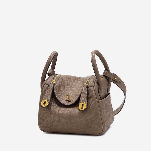 2023 luxury bags original designer new versatile mother bag lindys large capacity doctor one shoulder handheld pillow medicine 2 0hmy
2023 luxury bags original designer new versatile mother bag lindys large capacity doctor one shoulder handheld pillow medicine 2 0hmy