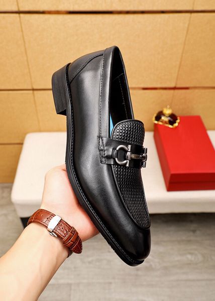 2023 men dress shoes gentlemen formal genuine leather classic business oxfords male brand casual driving shoes size 38-45, Black
2023 men dress shoes gentlemen formal genuine leather classic business oxfords male brand casual driving shoes size 38-45, Black