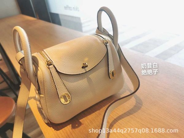 2023 luxury bags original designer new versatile mother bag lindys cow leather doctor woman shoulder portable pillow medicine 2 58ck
2023 luxury bags original designer new versatile mother bag lindys cow leather doctor woman shoulder portable pillow medicine 2 58ck