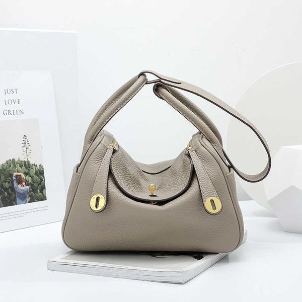 2021 luxury designer bags original new lindys bag leather lychee grain cow messenger hand female temperament goddess small mini 2 95xr
2021 luxury designer bags original new lindys bag leather lychee grain cow messenger hand female temperament goddess small mini 2 95xr