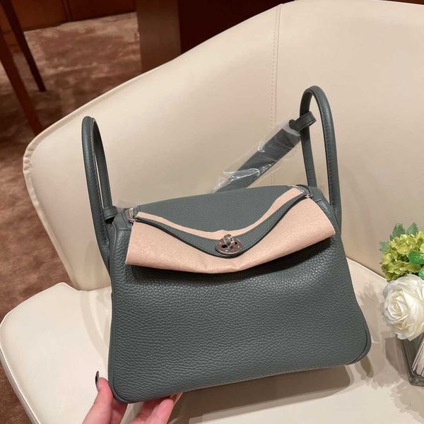 tc luxury bags original designer cow leather hand-stitched lindys bag large capacity hand shoulder 26cm 2 6i81 have logo
tc luxury bags original designer cow leather hand-stitched lindys bag large capacity hand shoulder 26cm 2 6i81 have logo