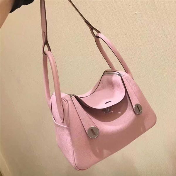 2023 luxury designer bags original new fashion litchi pattern lindi bag mini doctor women's single shoulder messenger hand medicine 3 0
2023 luxury designer bags original new fashion litchi pattern lindi bag mini doctor women's single shoulder messenger hand medicine 3 0