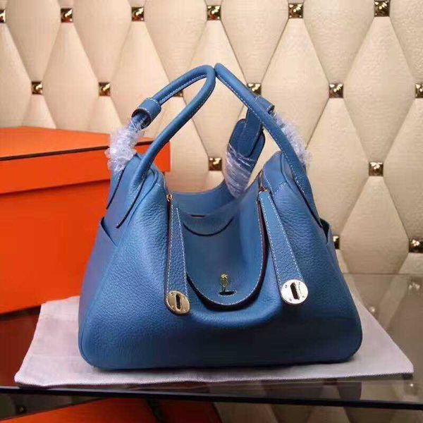 designer luxury bags medicine original box bag for women's lychee head layer cowhide nurse one-shoulder portable lindys pillow 3syj
designer luxury bags medicine original box bag for women's lychee head layer cowhide nurse one-shoulder portable lindys pillow 3syj