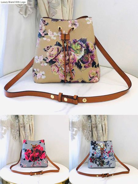l bag handbags ladies fashion casual designe luxury trendy bucket bag new colored flowers shoulder bags cross body shopping 5a m21235 m44021, Black
l bag handbags ladies fashion casual designe luxury trendy bucket bag new colored flowers shoulder bags cross body shopping 5a m21235 m44021, Black