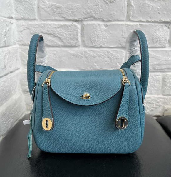 bags original designer 2023 luxury new h family shrunken leather head layer cow lindys bag doctor medicine box portable shoulder women'
bags original designer 2023 luxury new h family shrunken leather head layer cow lindys bag doctor medicine box portable shoulder women'