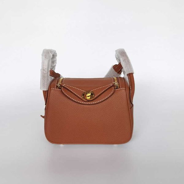 2023 original designer luxury bags new h family shrunken leather head layer cow lindys bag doctor medicine box portable shoulder women'
2023 original designer luxury bags new h family shrunken leather head layer cow lindys bag doctor medicine box portable shoulder women'