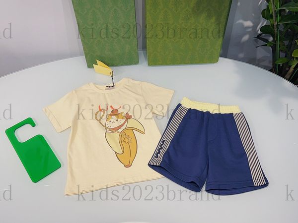 23ss fashion kids t shirts sets white t shirts with jeans shorts classic design high end children t-shirts with blue short pants two pieces
23ss fashion kids t shirts sets white t shirts with jeans shorts classic design high end children t-shirts with blue short pants two pieces