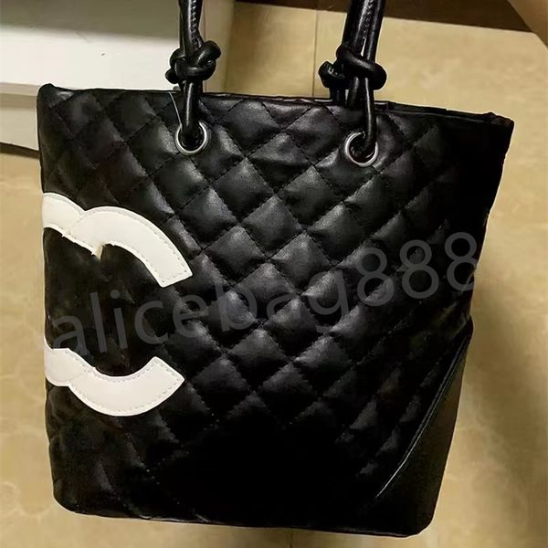 2023 designer channel shoulder bag man woman lovers luxurious fashion new leisure women's bucket shopping large capacity messenger hand
2023 designer channel shoulder bag man woman lovers luxurious fashion new leisure women's bucket shopping large capacity messenger hand
