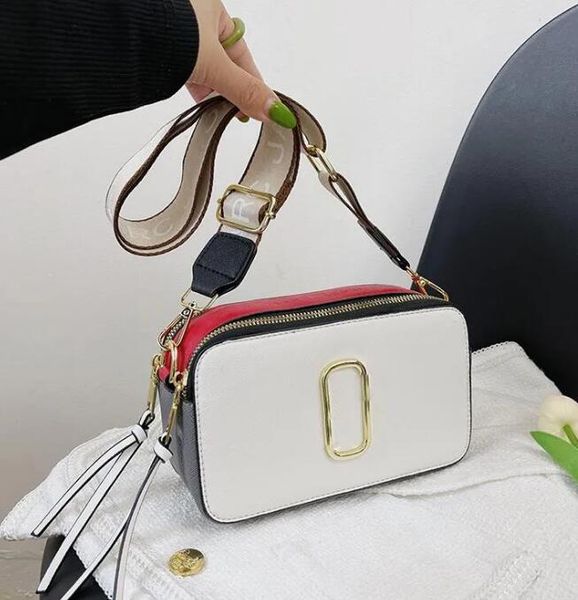 designer women bags new 2023 contrast color small square bag trend letter single shoulder messenger bags wholesale 20-12-7cm m003, Black;red
designer women bags new 2023 contrast color small square bag trend letter single shoulder messenger bags wholesale 20-12-7cm m003, Black;red