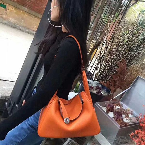 2023 original designer luxury bags new fashion litchi pattern lindi bag mini doctor women's single shoulder messenger hand medicine 14
2023 original designer luxury bags new fashion litchi pattern lindi bag mini doctor women's single shoulder messenger hand medicine 14
