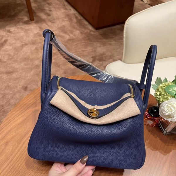 designer luxury bags tc original cow leather hand-stitched lindys bag large capacity hand shoulder 26cm bfuc
designer luxury bags tc original cow leather hand-stitched lindys bag large capacity hand shoulder 26cm bfuc