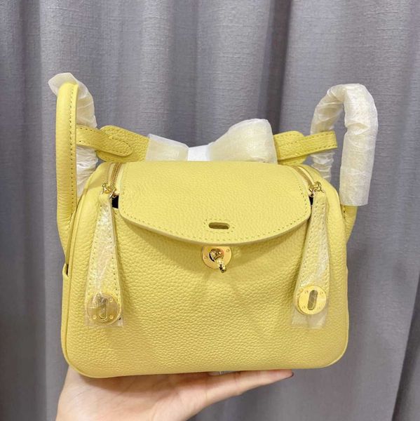 designer original brand 2023 bags new h layer cow leather togo 19cm mini lindys bag messenger medicine women's aa4u
designer original brand 2023 bags new h layer cow leather togo 19cm mini lindys bag messenger medicine women's aa4u