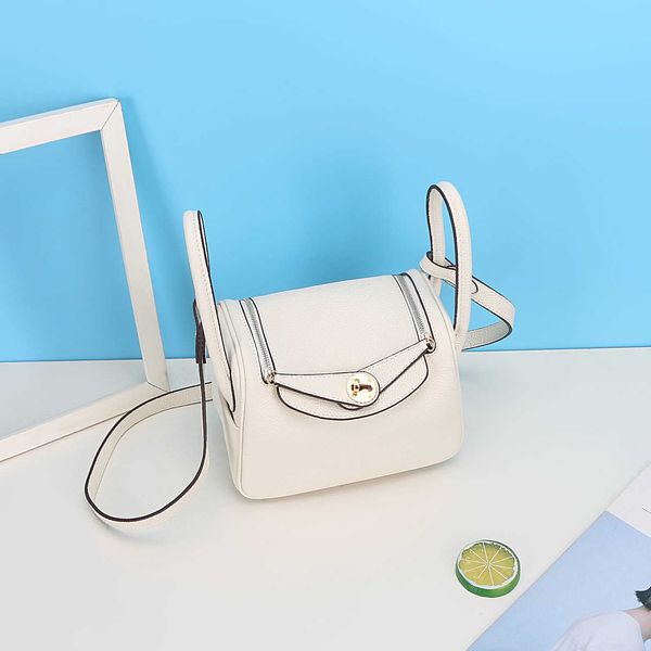 designer original luxury cross-body bags bag for women mini lindys doctor new type leather 9eia
designer original luxury cross-body bags bag for women mini lindys doctor new type leather 9eia