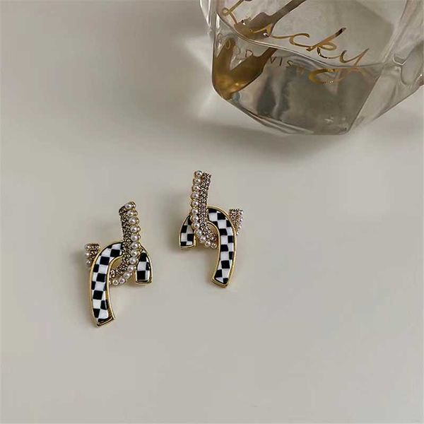 earing new checkerboard cross patch trendy korean minority design sense luxury s925 silver needle earrings, Golden
earing new checkerboard cross patch trendy korean minority design sense luxury s925 silver needle earrings, Golden