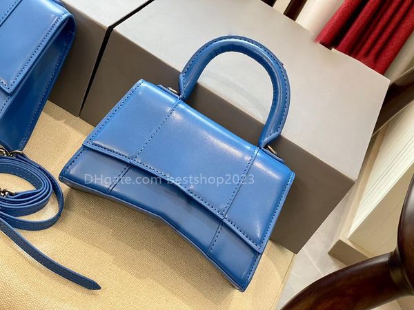 luxury women's bag cowhide hourglass bag shoulder bag crossbody handbag premium sense 8 colors available 2 sizes to choose from
luxury women's bag cowhide hourglass bag shoulder bag crossbody handbag premium sense 8 colors available 2 sizes to choose from