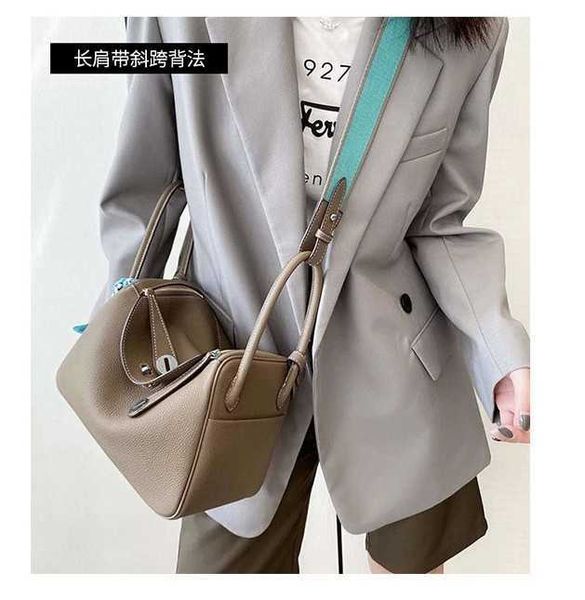 women's luxury bags original designer bag 2023 new leather lindys big soft layer cow shoulder hand doctor fashion 3l5y
women's luxury bags original designer bag 2023 new leather lindys big soft layer cow shoulder hand doctor fashion 3l5y