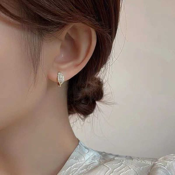 earing small and delicate leaf with micro-embedded for female minority, high-end temperament , 2022 new earrings, Golden
earing small and delicate leaf with micro-embedded for female minority, high-end temperament , 2022 new earrings, Golden