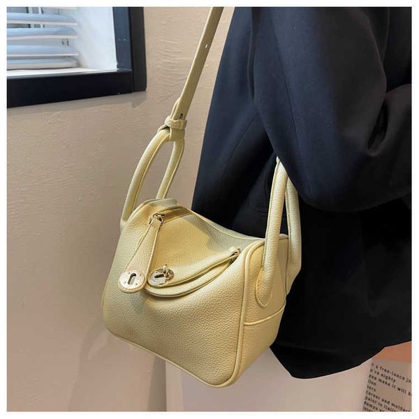 new original designer luxury bags lindys bag mini pillow lychee grain togo leather women's soft one shoulder messenger doctor's 6q
new original designer luxury bags lindys bag mini pillow lychee grain togo leather women's soft one shoulder messenger doctor's 6q