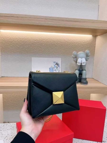 woman's luxury designer bags shoulder bag handbags tote 2023 new fashion texture shoulder strap leather multifunctional portable capaci
woman's luxury designer bags shoulder bag handbags tote 2023 new fashion texture shoulder strap leather multifunctional portable capaci