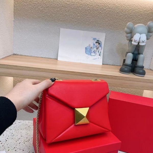5aaa design crossbody bag women's handbag high-end leather large willow nail geometric stitching portable tote bag fashion all-in-one s
5aaa design crossbody bag women's handbag high-end leather large willow nail geometric stitching portable tote bag fashion all-in-one s