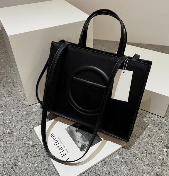 tote bags 2023 summer crossbody shopping bag designer purses and handbags lady luxury famous brands pu shoulder bag for women t002, Black;red
tote bags 2023 summer crossbody shopping bag designer purses and handbags lady luxury famous brands pu shoulder bag for women t002, Black;red