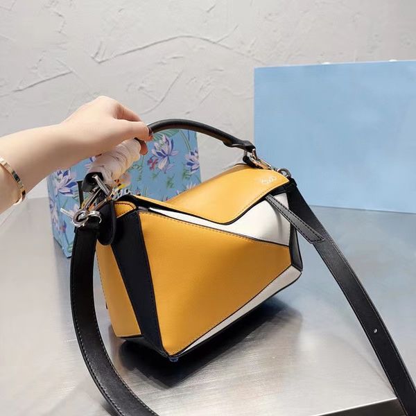 high-end leather handbag one shoulder crossbody bags women's brand purse puzzle handbag fashion design stitching underarm clutch messen
high-end leather handbag one shoulder crossbody bags women's brand purse puzzle handbag fashion design stitching underarm clutch messen