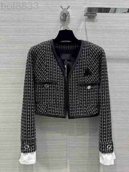 women's jackets designer milan runway 2023 spring autumn v-neck long sleeve panelled coats brand same style outerwear xrtt, Black;brown
women's jackets designer milan runway 2023 spring autumn v-neck long sleeve panelled coats brand same style outerwear xrtt, Black;brown