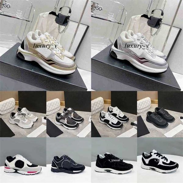 Designer Women Sneakers Calfskin Casual Shoes Men All-match Stylist Reflective Shoe Vintage Suede Trainers Patchwork Leisure Shoes Platform Lace-up 4942
Designer Women Sneakers Calfskin Casual Shoes Men All-match Stylist Reflective Shoe Vintage Suede Trainers Patchwork Leisure Shoes Platform Lace-up 4942