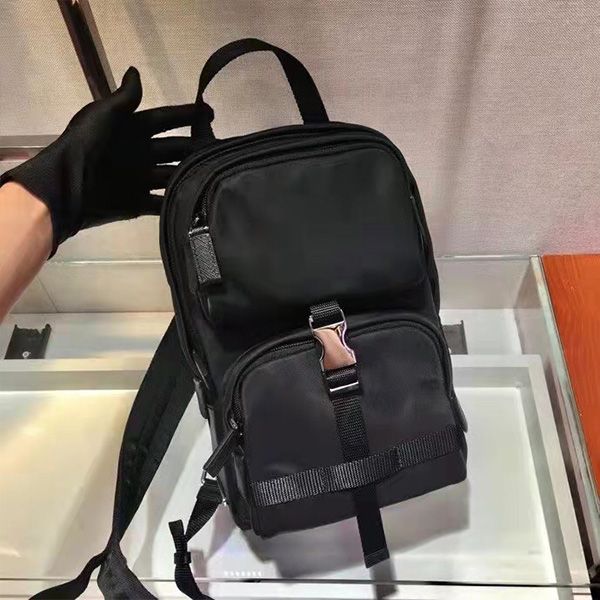 designers men's nylon cross body bags triangular shoulder waist bag multi-function fashion chest black bag letter strap silver buckle p
designers men's nylon cross body bags triangular shoulder waist bag multi-function fashion chest black bag letter strap silver buckle p